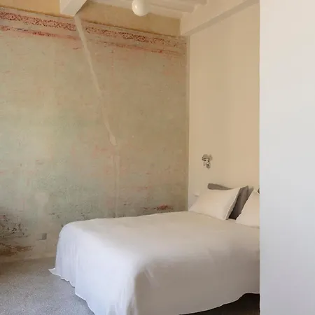 Umberto 121 Nyaraló